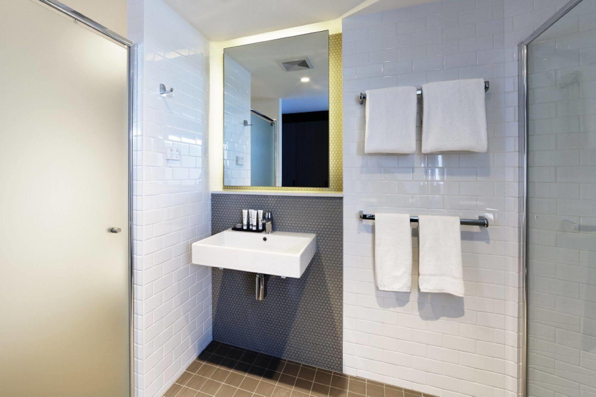 Alpha Mosaic Hotel Fortitude Valley Brisbane Exterior photo